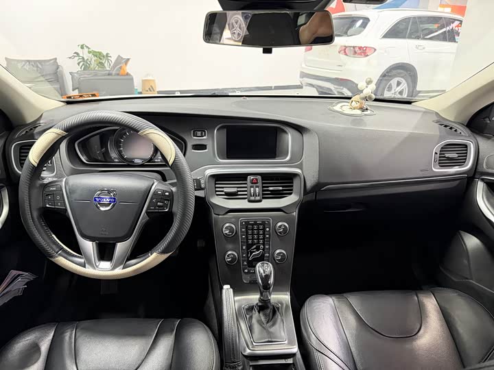 Volvo V40 2016 T 3 — фото 9