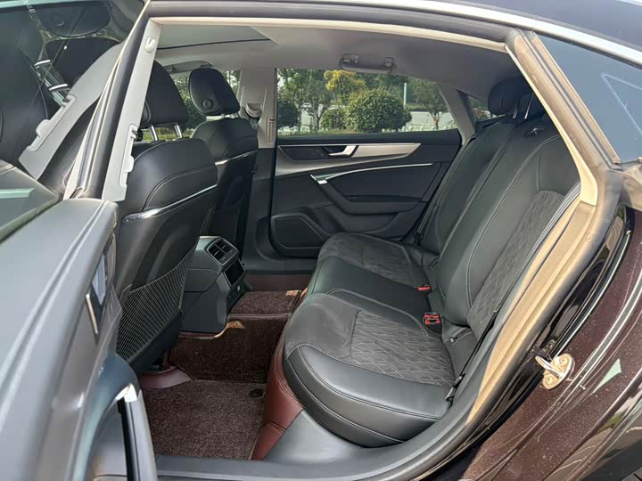 Audi A7L 45TFSI quattro S-line — фото 11
