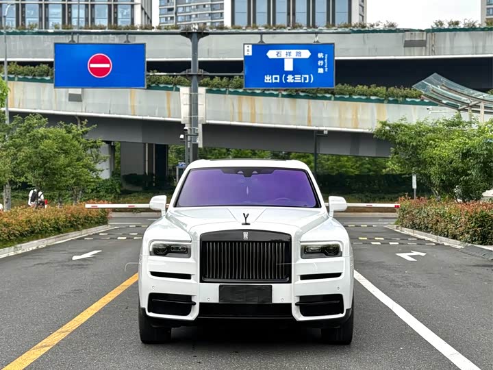 Rolls-Royce Cullinan — фото 1