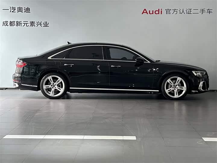 Audi A8 2023 A 8 L 50 TFSI quattro — фото 3