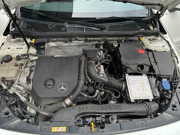 Mercedes-Benz CLA 2020 CLA 200 — фото 20