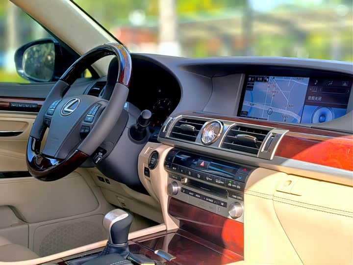 Lexus LS 2016 460 L 4 WD — фото 17