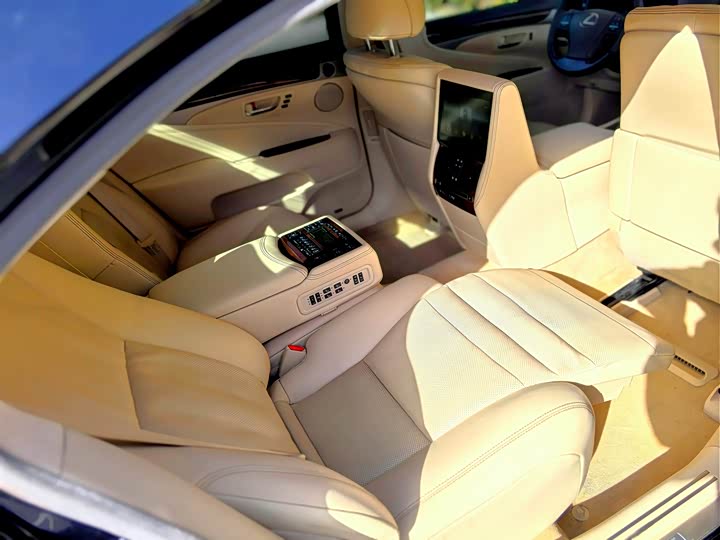 Lexus LS 2016 460 L 4 WD — фото 15