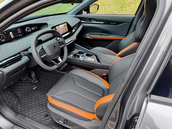 Changan UNI-V 2023 1.5 T Premium — фото 7