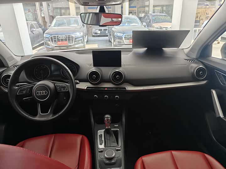 Audi Q2L 2021 35 TFSI — фото 8