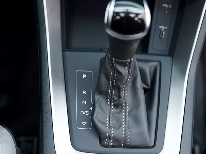 Audi Q3 2020 40 TFSI — фото 12