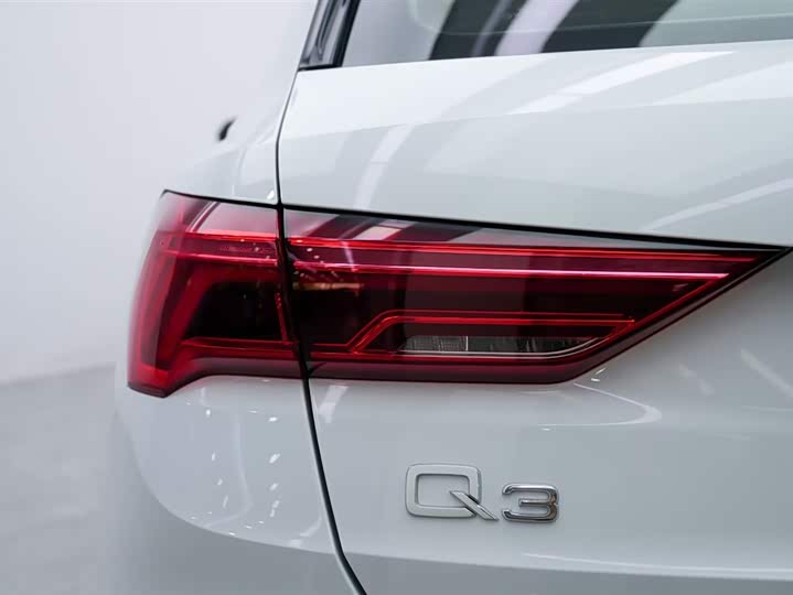 Audi Q3 2020 40 TFSI — фото 15
