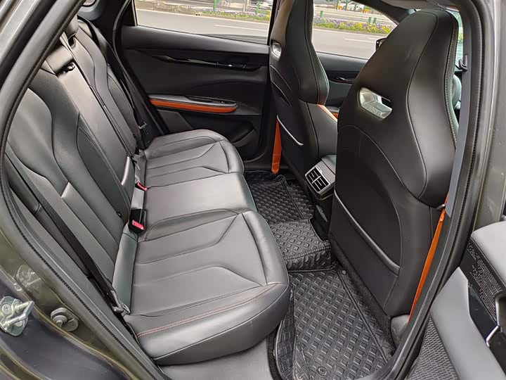 Changan UNI-V 2023 1.5 T Premium — фото 11