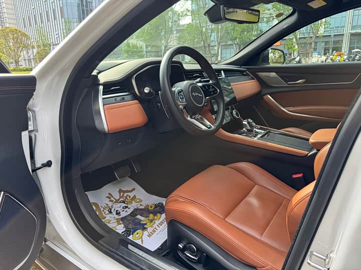 Jaguar XFL 2024 2.0 T P 300 4 WD — фото 5