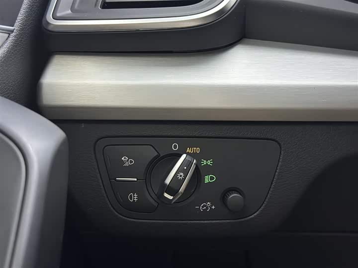 Audi Q5L 2018 40 TFSI V — фото 13