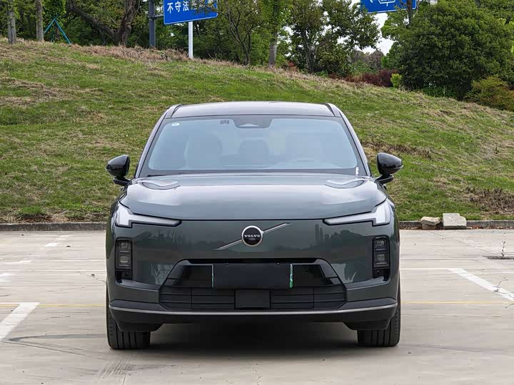 Volvo XC70 Hybrid 2026 4 WD Ultra — фото 2
