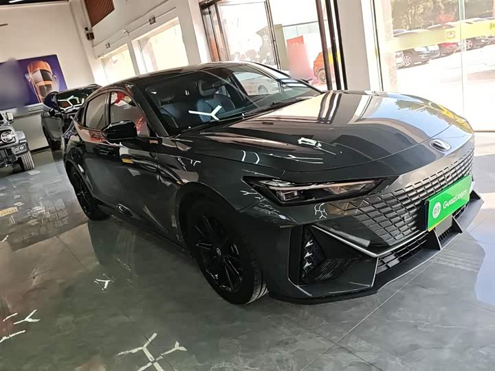 Changan UNI-V 2023 1.5 T Premium — фото 4