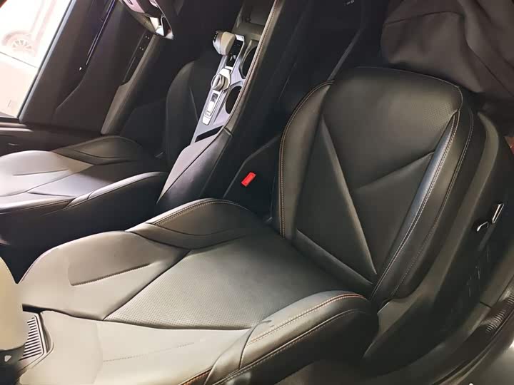 Changan UNI-V 2023 1.5 T Premium — фото 25