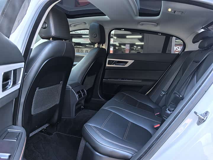 Jaguar XEL 2019 2.0 T 200 PS — фото 11