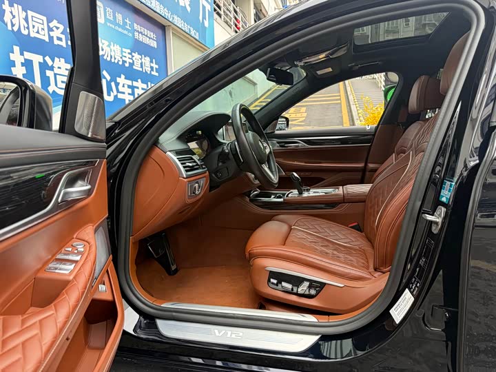 BMW 7-Series 2019 M 760 Li x Drive V 12 — фото 3