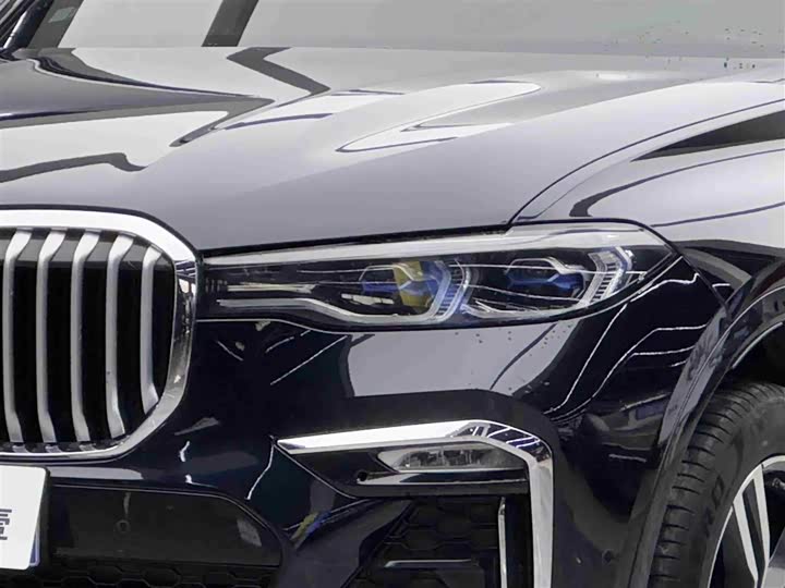 BMW X7 2021 x Drive 40i M — фото 3