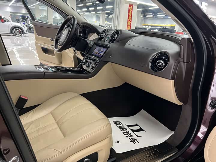 Jaguar XJ 2016 XJL 2.0 T 2 WD — фото 14