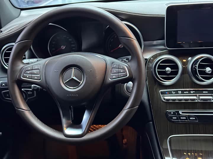 Mercedes-Benz GLC 2018 GLC 260 4 MATIC Luxury — фото 13