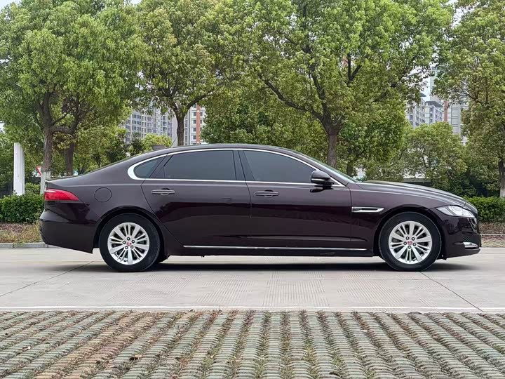Jaguar XFL 2017 XFL 2.0 T 240 PS — фото 6