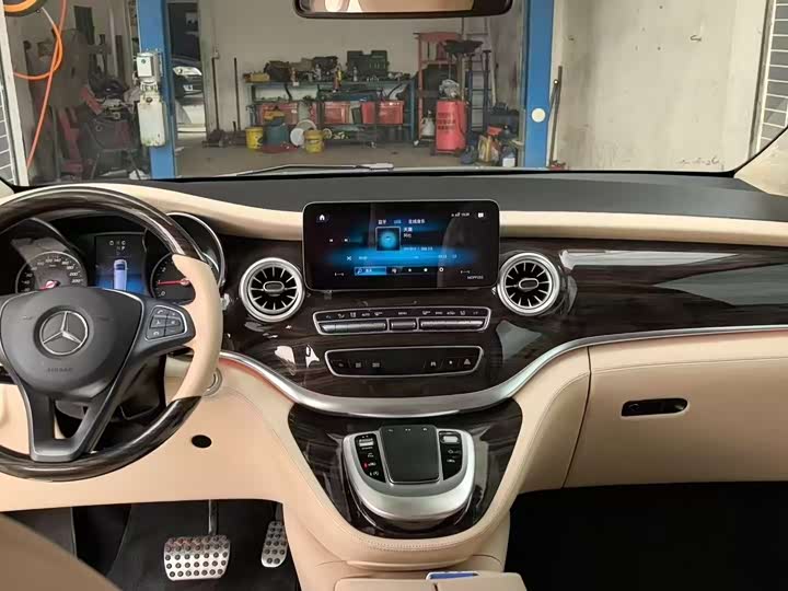 Mercedes-Benz V-Class 2021 V 260 L — фото 4