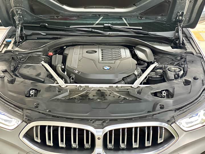 BMW 8-Series 2022 840i x Drive M — фото 13