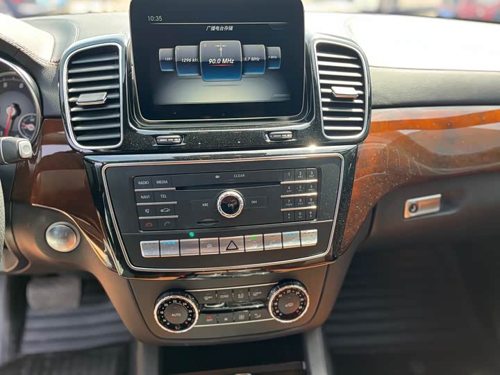 Mercedes-Benz GLS 2018 GLS 400 4 MATICLuxury — фото 13