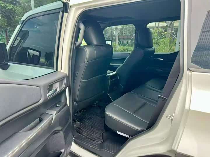 Toyota Prado — фото 12