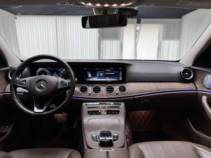 Mercedes-Benz E-Class 2018 E 300 L Luxury — фото 4