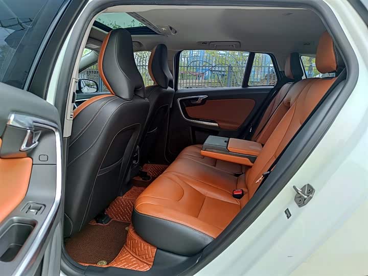 Volvo V60 2015 T 5 — фото 10
