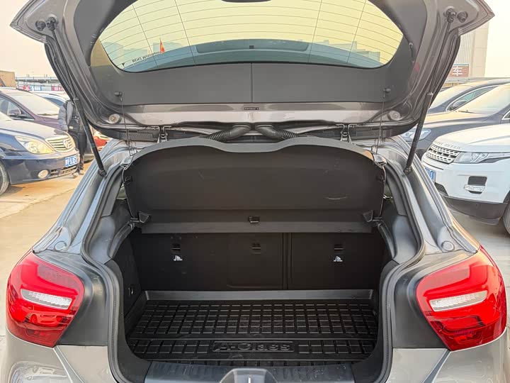 Mercedes-Benz A-Class 2017 A 200 — фото 14