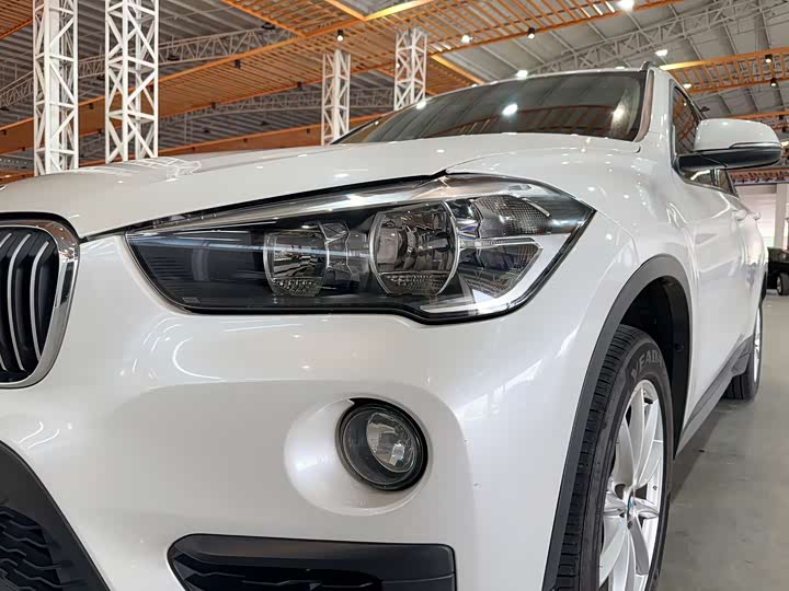 BMW X1 2019 s Drive 18 Li — фото 4