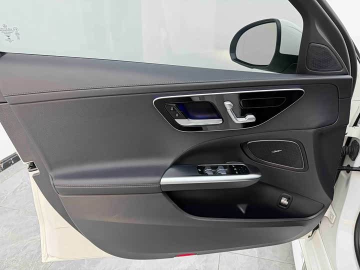 Mercedes-Benz C-Class 2022 C 200 L — фото 13