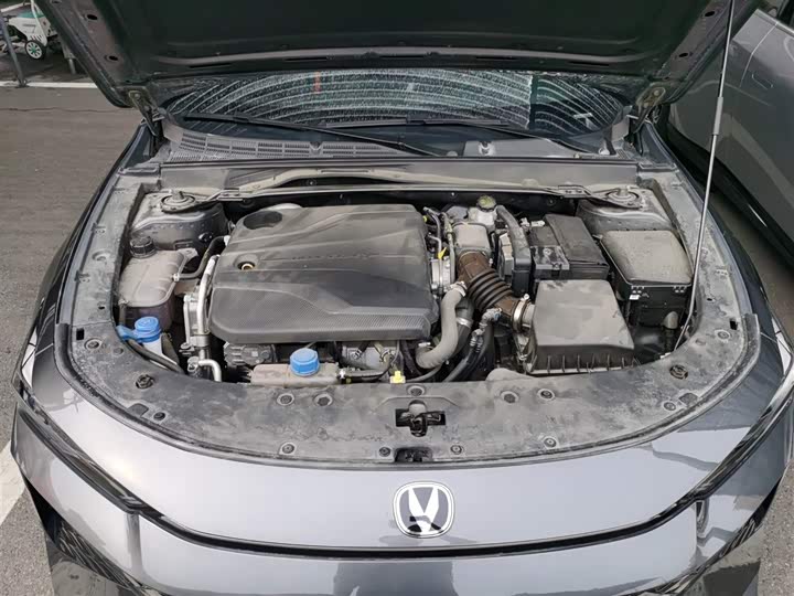 Changan UNI-V 2024 1.5 T Premium — фото 20