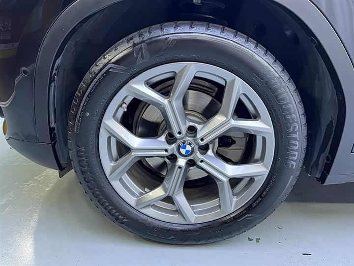 BMW X3 2021 x Drive 28i — фото 23