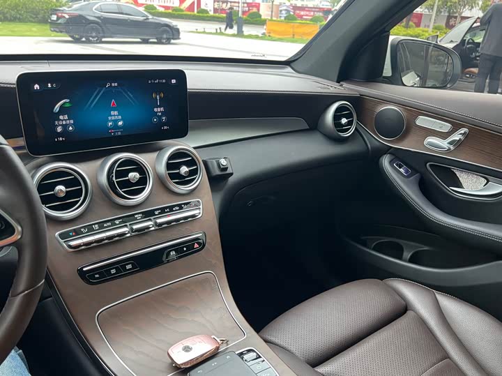 Mercedes-Benz GLC 2022 GLC 260 L 4 MATIC Luxury — фото 14