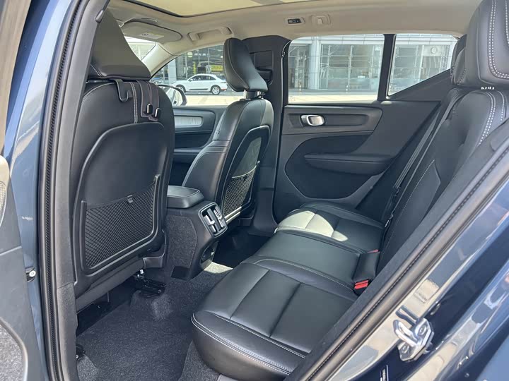 Volvo XC40 2020 T 4 WD — фото 11