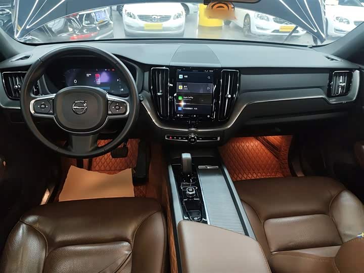 Volvo XC60 2024 B 5 4 WD — фото 10