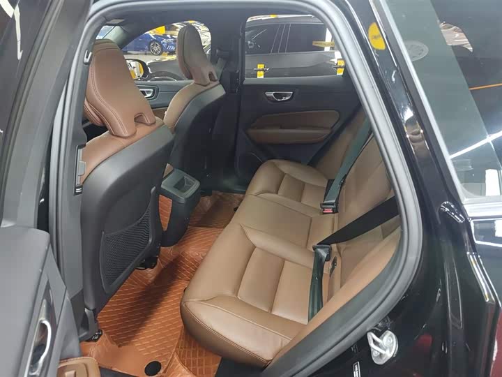 Volvo XC60 2024 B 5 4 WD — фото 16