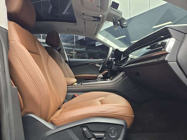 Audi Q8 2019 55 TFSI — фото 11