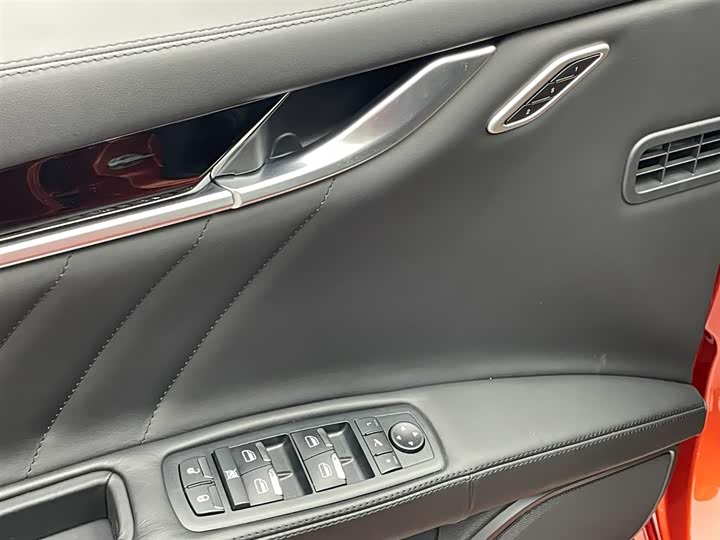 Maserati Ghibli 2022 3.0 T Modena — фото 11