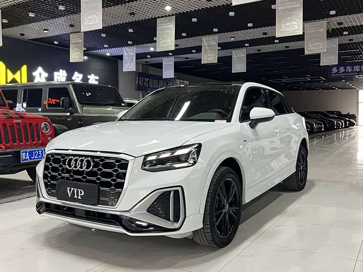 Audi Q2L 2023 35 TFSI — фото 1