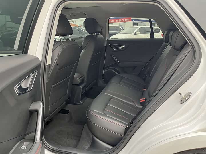 Audi Q2L 2023 35 TFSI — фото 15