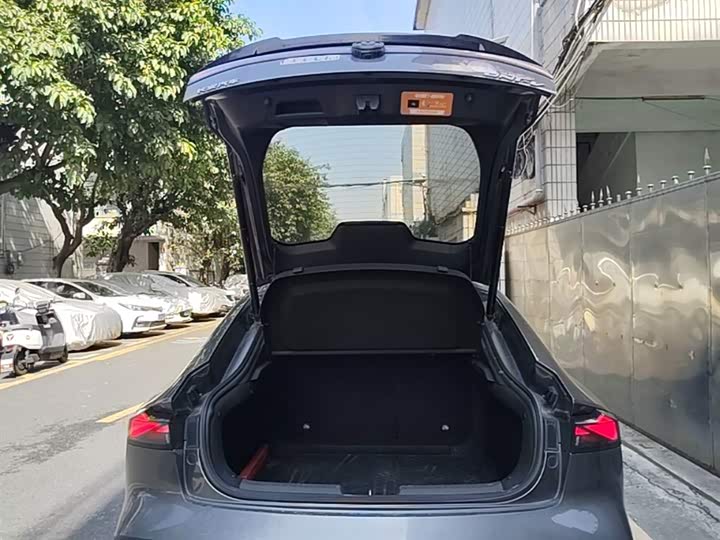 Changan UNI-V 2022 1.5 T Premium — фото 19