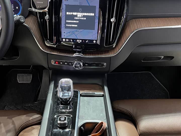 Volvo XC60 2023 B 5 4 WD — фото 14