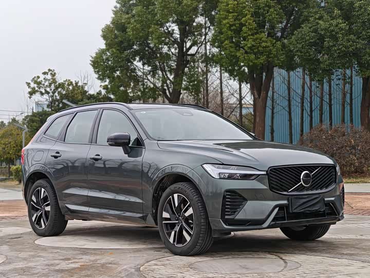 Volvo XC60 2026 B 5 4 WD — фото 5