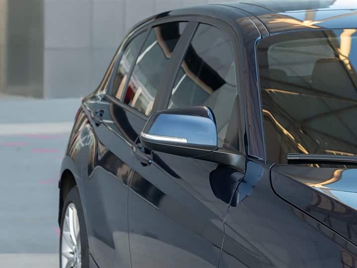 BMW 1-Series 2015 120i Leading — фото 9