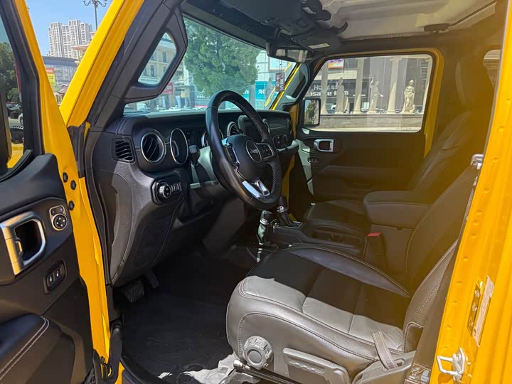 Jeep Wrangler — фото 4