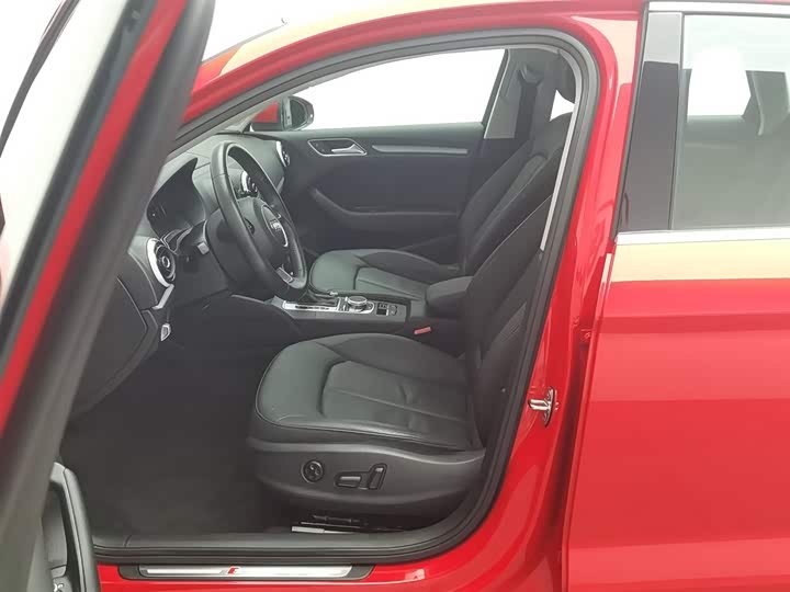 Audi A3 2015 Limousine 45 TFSI S line Luxury — фото 10
