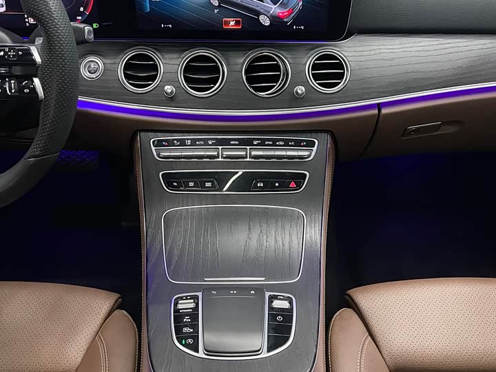 Mercedes-Benz E-Class 2022 E 260 L Sport — фото 11