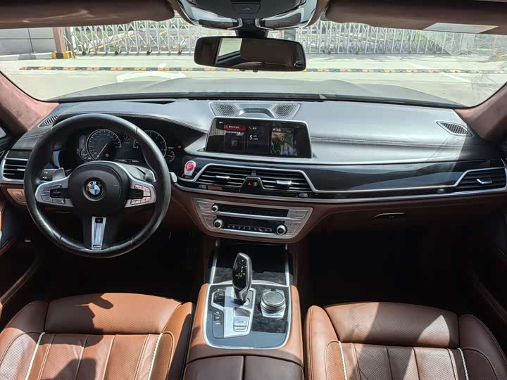 BMW 7-Series 2018 740 Li x Drive M — фото 4